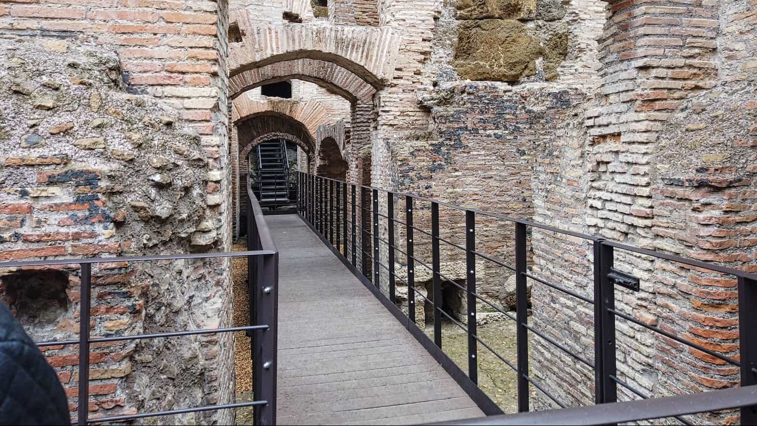 Passerella nei sotterranei del Colosseo