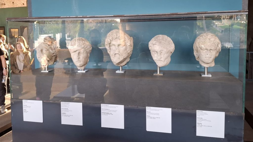 Reperti conservati all'interno del Colosseo